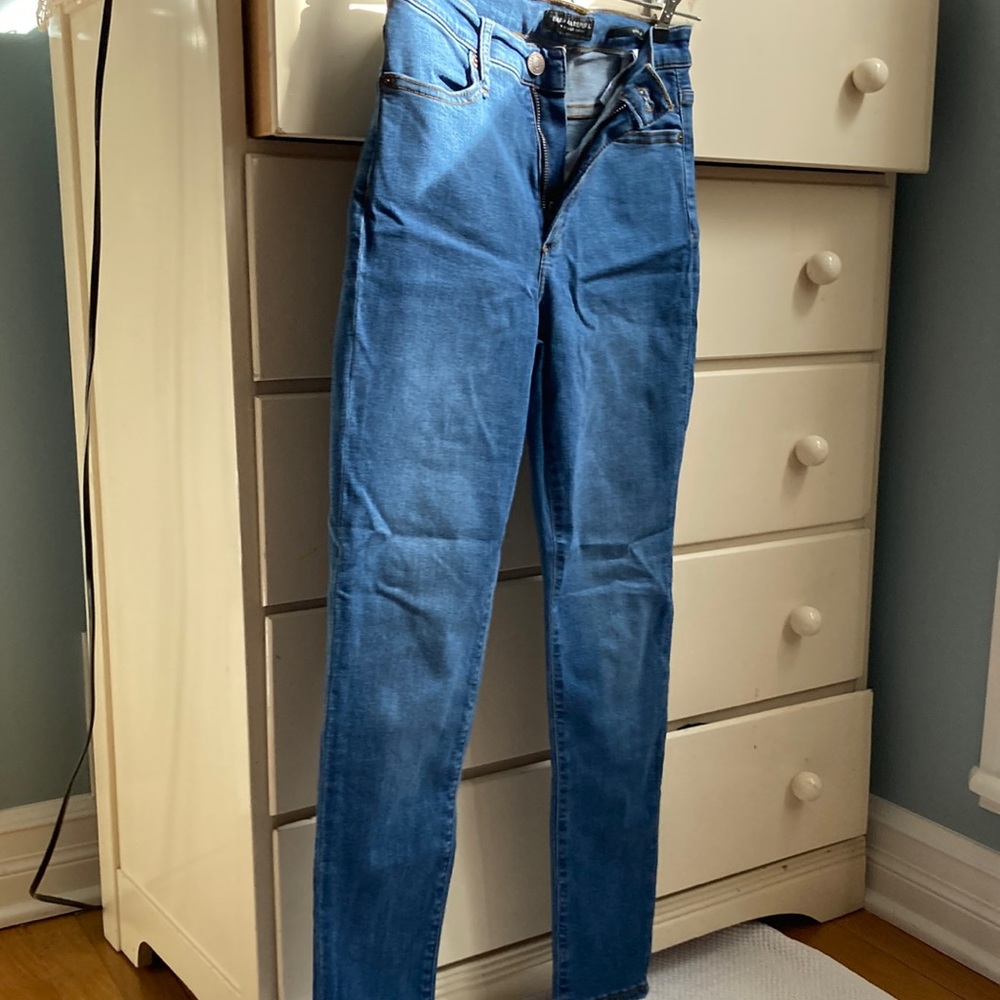 Tight stretch jeggings! Super stretchy and comfortable!